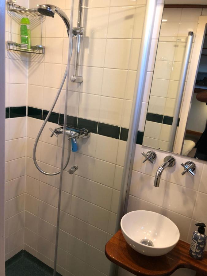 Hotelboot Zwaan Άμστερνταμ Εξωτερικό φωτογραφία