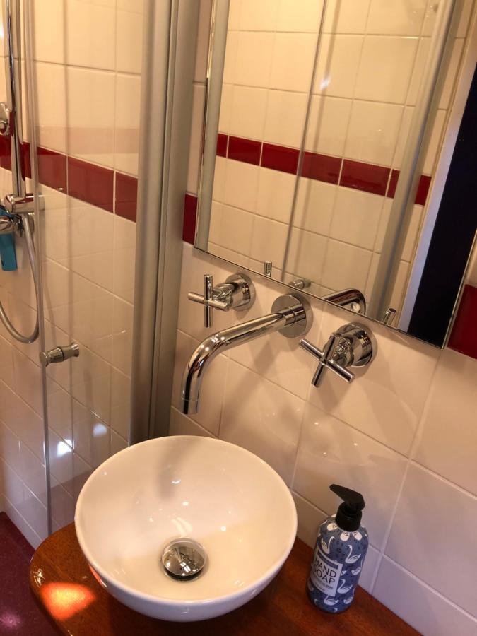 Hotelboot Zwaan Άμστερνταμ Εξωτερικό φωτογραφία
