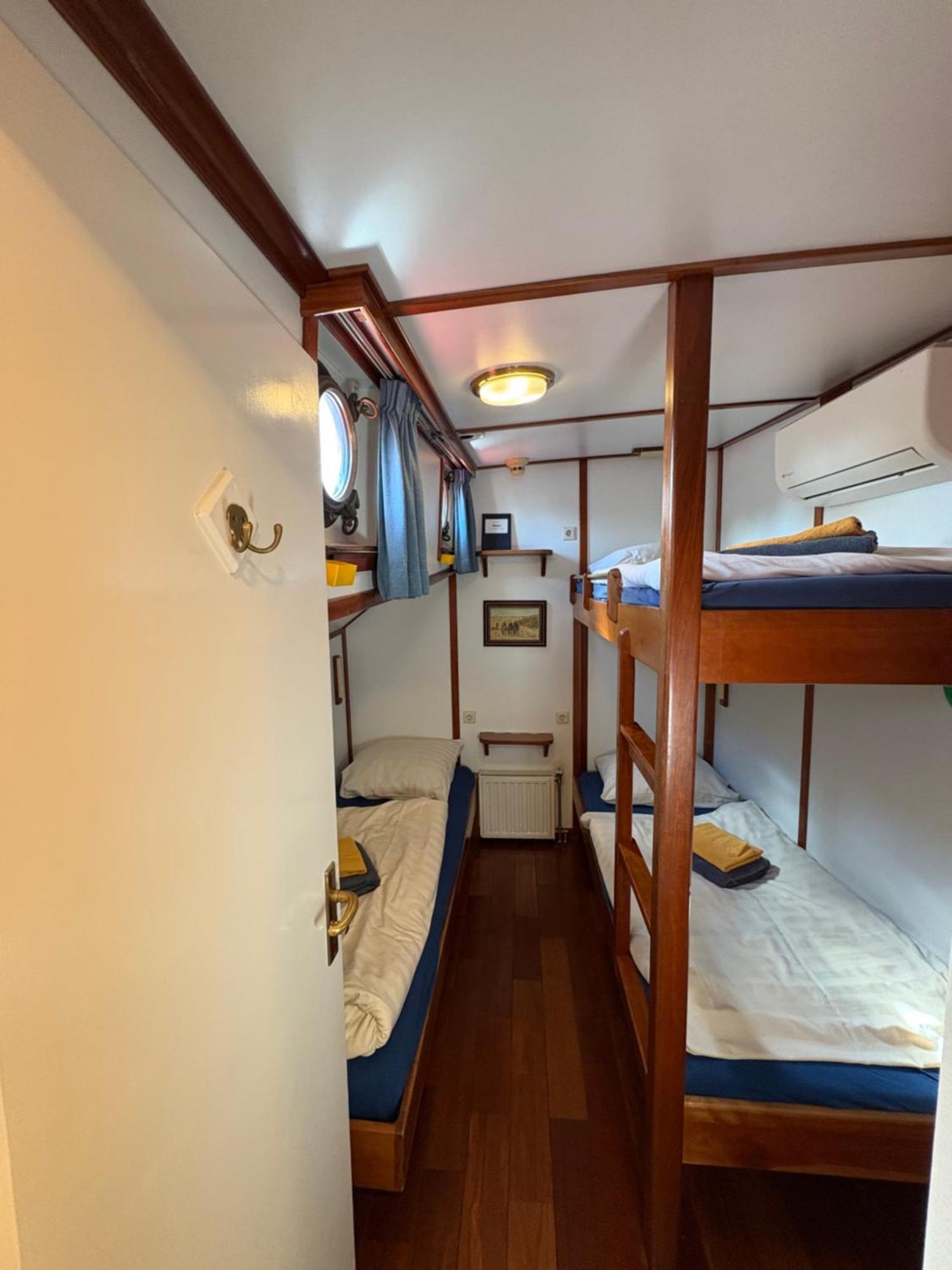 Hotelboot Zwaan Άμστερνταμ Εξωτερικό φωτογραφία